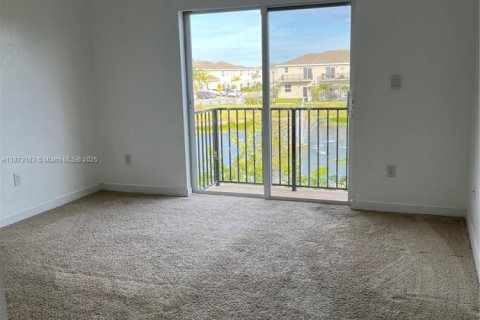 Adosado en venta en Homestead, Florida, 3 dormitorios, 151.24 m2 № 1927069 - foto 15