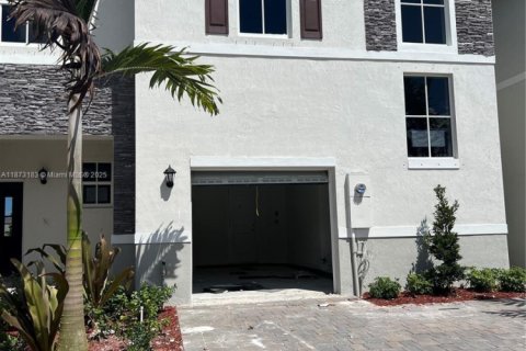 Adosado en venta en Homestead, Florida, 3 dormitorios, 151.24 m2 № 1927069 - foto 1