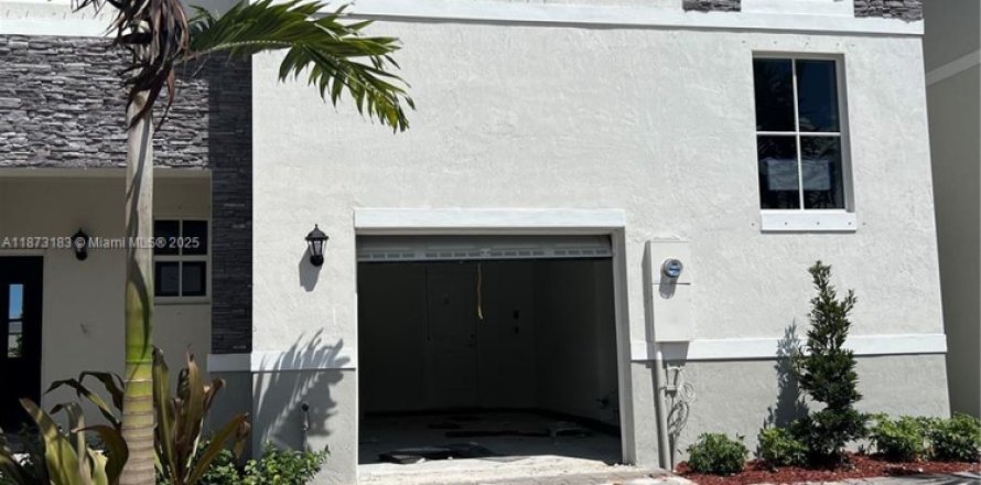 Adosado en Homestead, Florida 3 dormitorios, 151.24 m2 № 1927069