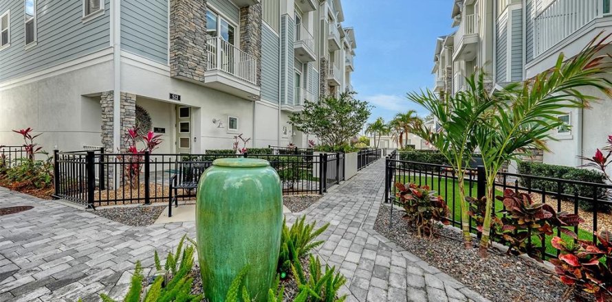 Townhouse in Sarasota, Florida 3 bedrooms, 225.1 sq.m. № 1557591