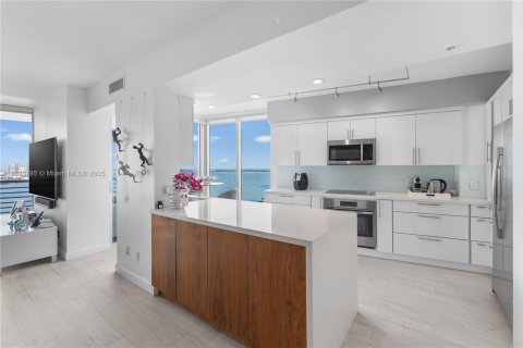 Condo in Miami, Florida, 3 bedrooms  № 1802452 - photo 7
