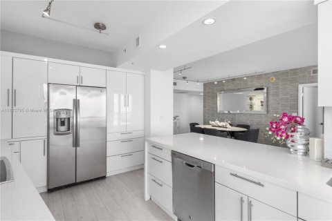 Copropriété à louer à Miami, Floride: 3 chambres, 166.48 m2 № 1802452 - photo 15