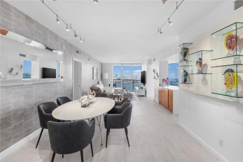 Copropriété à louer à Miami, Floride: 3 chambres, 166.48 m2 № 1802452 - photo 9