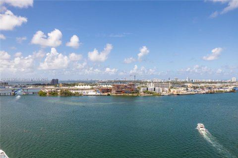 Copropriété à louer à Miami, Floride: 3 chambres, 166.48 m2 № 1802452 - photo 12