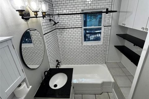 Villa ou maison à vendre à Tampa, Floride: 3 chambres, 95.32 m2 № 2422685 - photo 10