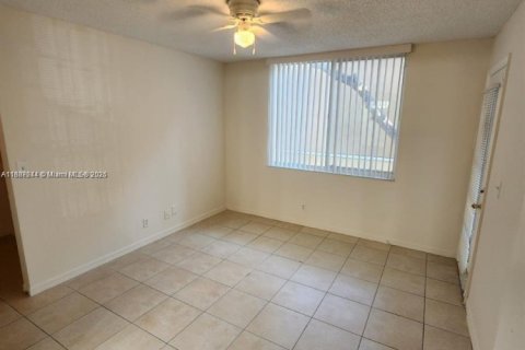 Copropriété à vendre à Pompano Beach, Floride: 3 chambres, 108.7 m2 № 1932879 - photo 2