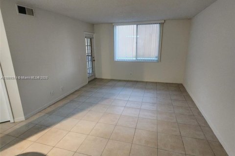 Copropriété à vendre à Pompano Beach, Floride: 3 chambres, 108.7 m2 № 1932879 - photo 8