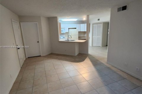 Copropriété à vendre à Pompano Beach, Floride: 3 chambres, 108.7 m2 № 1932879 - photo 5