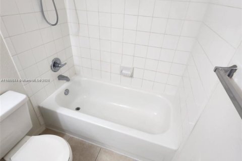 Copropriété à vendre à Pompano Beach, Floride: 3 chambres, 108.7 m2 № 1932879 - photo 4