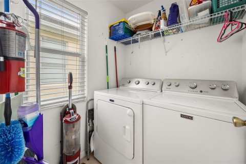 Casa en venta en Kissimmee, Florida, 4 dormitorios, 170.38 m2 № 2107198 - foto 27