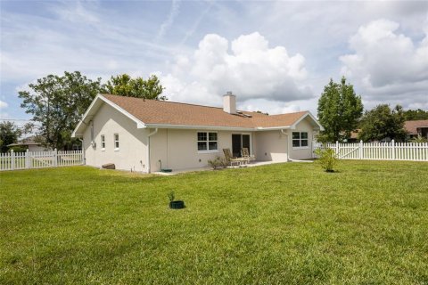 House in Palm Coast, Florida 3 bedrooms, 154.96 sq.m. № 1808046 - photo 13