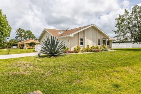 House in Palm Coast, Florida 3 bedrooms, 154.96 sq.m. № 1808046 - photo 18
