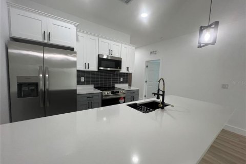 Appartement à louer à Port Charlotte, Floride: 3 chambres, 111.67 m2 № 2111647 - photo 5