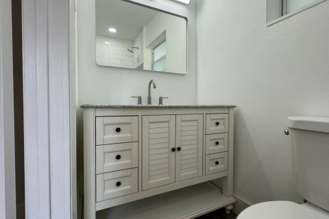 House in Fort Lauderdale, Florida 3 bedrooms, 115.66 sq.m. № 2190716 - photo 10