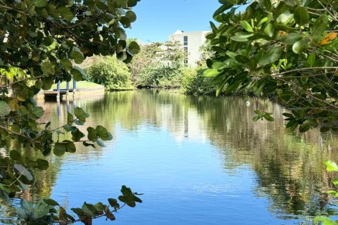 House in Fort Lauderdale, Florida 3 bedrooms, 115.66 sq.m. № 2190716 - photo 4