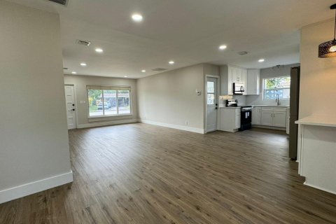 House in Fort Lauderdale, Florida 3 bedrooms, 115.66 sq.m. № 2190716 - photo 7