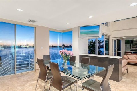 Villa ou maison à vendre à Sarasota, Floride: 4 chambres, 367.06 m2 № 1650270 - photo 4