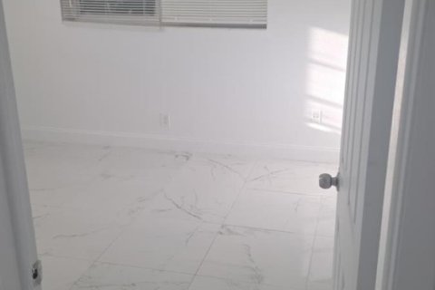 Appartement à louer à Cooper City, Floride: 2 chambres, 317.08 m2 № 2087872 - photo 5