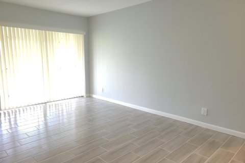 Propiedad comercial en venta en West Palm Beach, Florida № 2434376 - foto 28