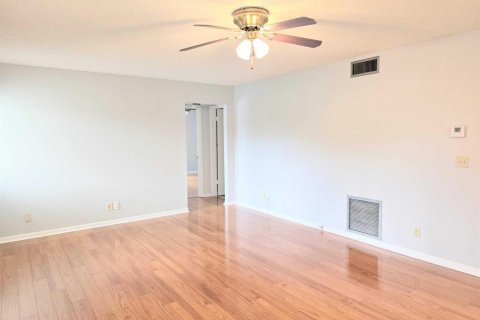 Propiedad comercial en venta en West Palm Beach, Florida № 2434376 - foto 14
