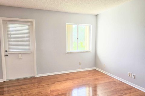 Propiedad comercial en venta en West Palm Beach, Florida № 2434376 - foto 7