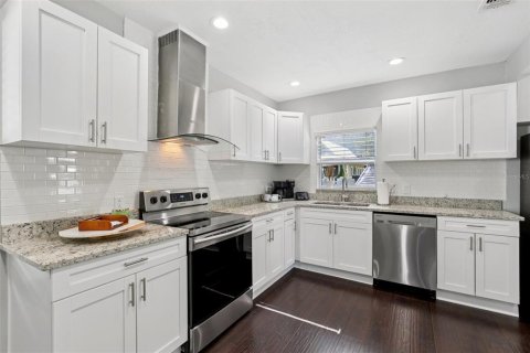 Casa en venta en Tampa, Florida, 3 dormitorios, 153.47 m2 № 1852480 - foto 11