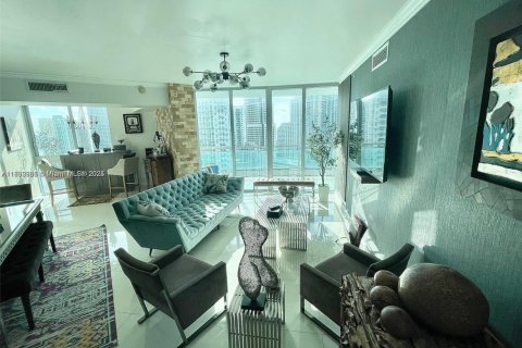 Condominio en venta en Miami, Florida, 3 dormitorios, 128.67 m2 № 1934566 - foto 18