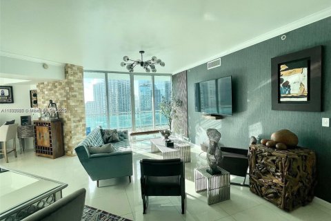 Condominio en venta en Miami, Florida, 3 dormitorios, 128.67 m2 № 1934566 - foto 20