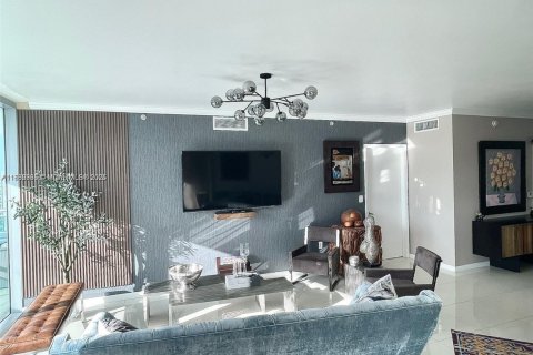 Condominio en venta en Miami, Florida, 3 dormitorios, 128.67 m2 № 1934566 - foto 19