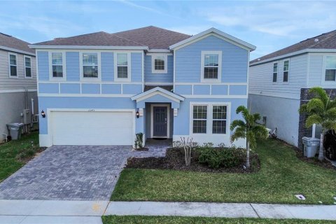 House in Davenport, Florida 9 bedrooms, 408.58 sq.m. № 1057611 - photo 1