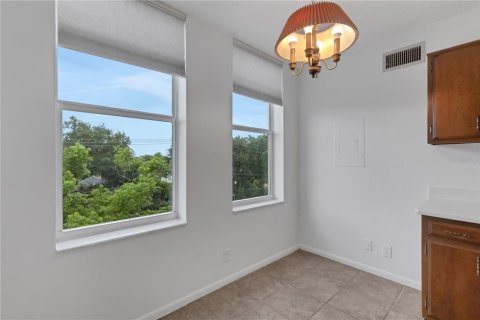 Copropriété à vendre à Tampa, Floride: 2 chambres, 136.19 m2 № 2299294 - photo 28