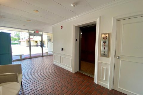 Copropriété à vendre à Tampa, Floride: 2 chambres, 136.19 m2 № 2299294 - photo 8