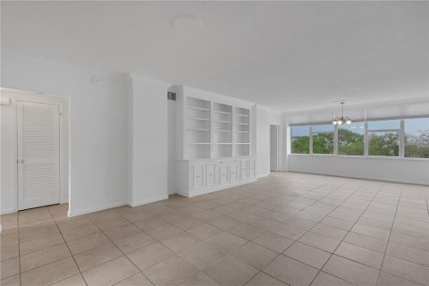 Copropriété à vendre à Tampa, Floride: 2 chambres, 136.19 m2 № 2299294 - photo 12