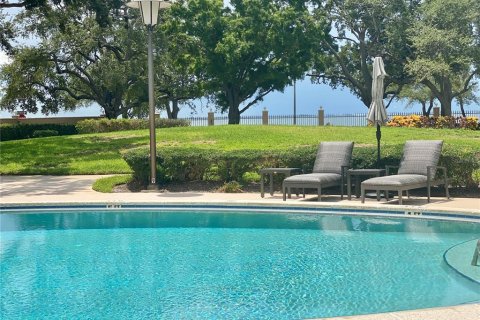 Copropriété à vendre à Tampa, Floride: 2 chambres, 136.19 m2 № 2299294 - photo 2