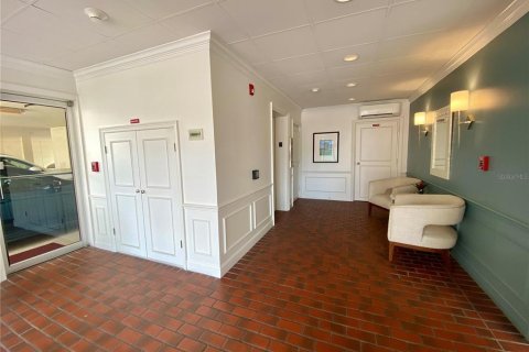 Copropriété à vendre à Tampa, Floride: 2 chambres, 136.19 m2 № 2299294 - photo 7