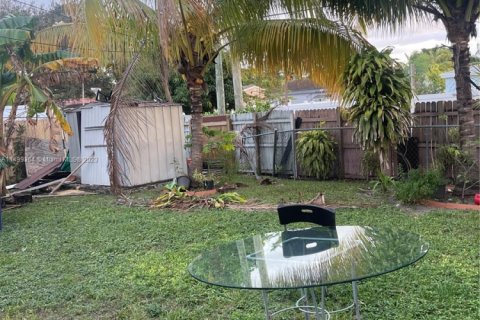 House in North Miami Beach, Florida 3 bedrooms, 94.02 sq.m. № 1864010 - photo 9