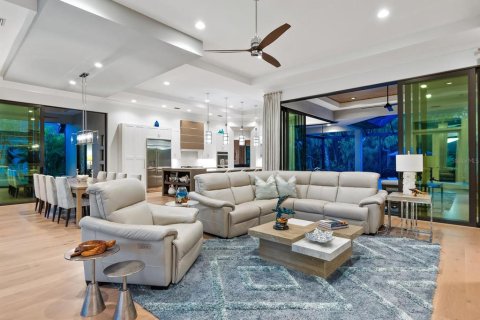 House in Sarasota, Florida 3 bedrooms, 315.5 sq.m. № 1530059 - photo 6