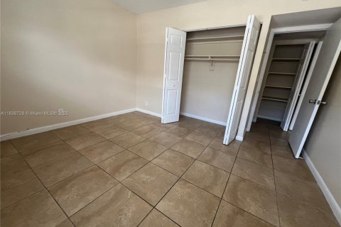 Copropriété à louer à Hallandale Beach, Floride: 2 chambres, 111.48 m2 № 1935197 - photo 12