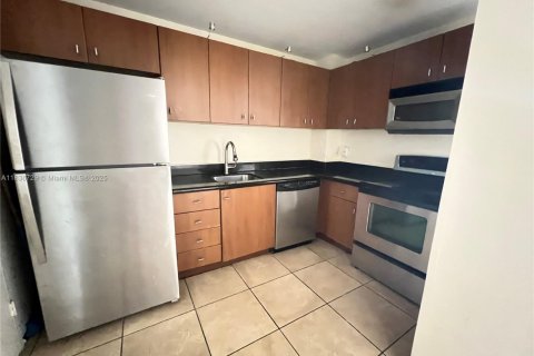 Copropriété à louer à Hallandale Beach, Floride: 2 chambres, 111.48 m2 № 1935197 - photo 2