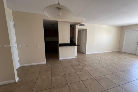 Copropriété à louer à Hallandale Beach, Floride: 2 chambres, 111.48 m2 № 1935197 - photo 6