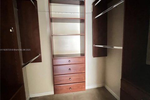 Copropriété à louer à Hallandale Beach, Floride: 2 chambres, 111.48 m2 № 1935197 - photo 17