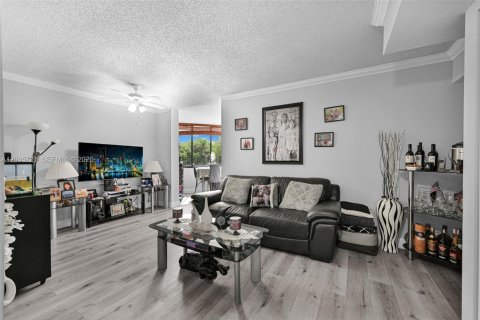 Купить кондоминиум в Майами, Флорида 2 спальни, 73.95м2, № 2086691 - фото 11