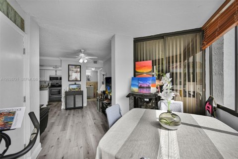 Купить кондоминиум в Майами, Флорида 2 спальни, 73.95м2, № 2086691 - фото 10