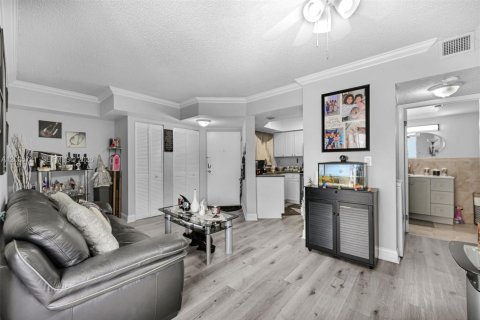 Купить кондоминиум в Майами, Флорида 2 спальни, 73.95м2, № 2086691 - фото 13