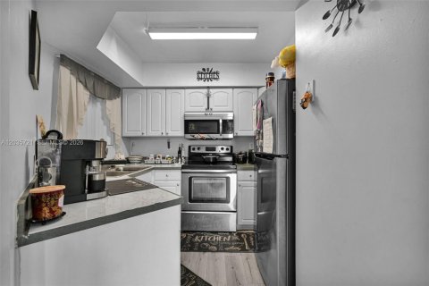 Купить кондоминиум в Майами, Флорида 2 спальни, 73.95м2, № 2086691 - фото 15