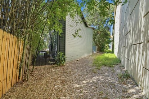 House in Orlando, Florida 3 bedrooms, 109.9 sq.m. № 2207215 - photo 13