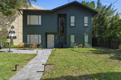 House in Orlando, Florida 3 bedrooms, 109.9 sq.m. № 2207215 - photo 7