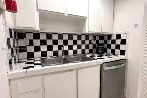 Condominio en venta en Miami Beach, Florida, 2 dormitorios, 100.8 m2 № 1896511 - foto 18