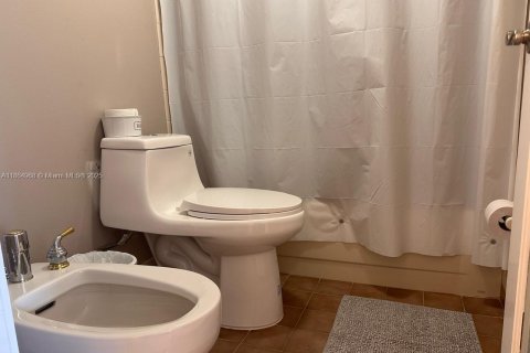 Condominio en venta en Miami Beach, Florida, 2 dormitorios, 100.8 m2 № 1896511 - foto 12