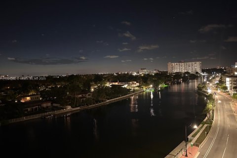 Condominio en venta en Miami Beach, Florida, 2 dormitorios, 100.8 m2 № 1896511 - foto 22